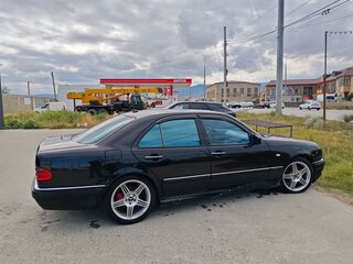 1998 Mercedes-Benz E-Класс 320 II (W210, S210), чёрный, 395000 рублей, вид 2
