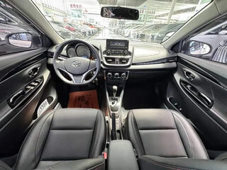 2022 Toyota Yaris L XP150 Рестайлинг, белый, 990000 рублей, вид 5