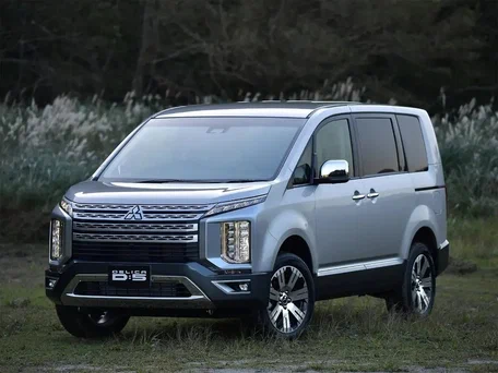 2023 Mitsubishi Delica D:5 I Рестайлинг, серебристый, 2700000 рублей, вид 1