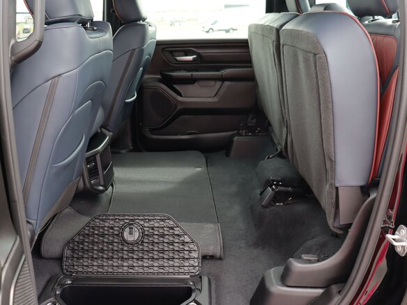 2026 Ram 1500 Crew Cab V Рестайлинг, оранжевый, 9010000 рублей - вид 39