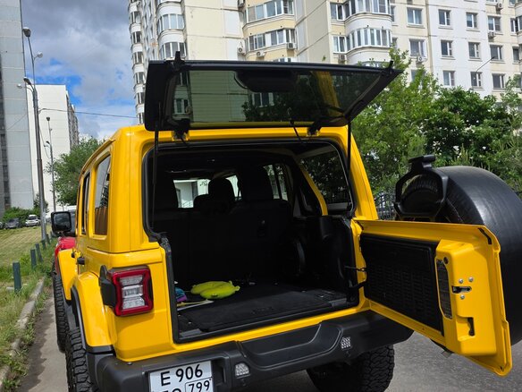 2019 Jeep Wrangler IV (JL), жёлтый, 5500000 рублей - вид 5