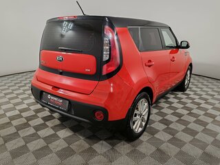 2017 Kia Soul II Рестайлинг, красный, 1299000 рублей, вид 5