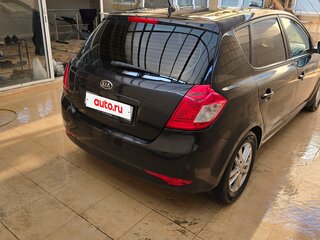 2010 Kia Ceed I Рестайлинг, чёрный, 800000 рублей, вид 4
