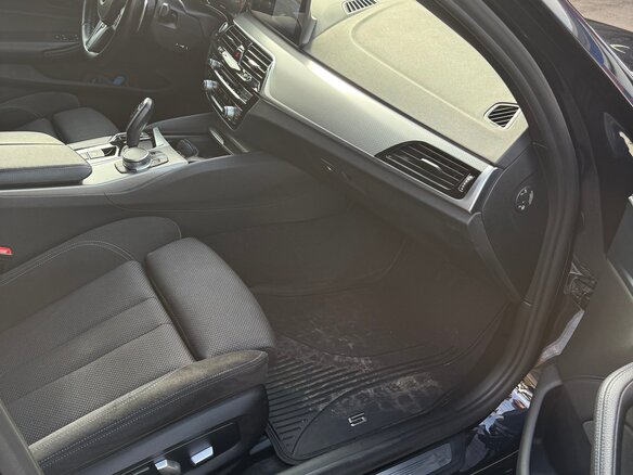 2017 BMW 5 серии 530i xDrive VII (G30/G31/G38), чёрный, 3600000 рублей - вид 6