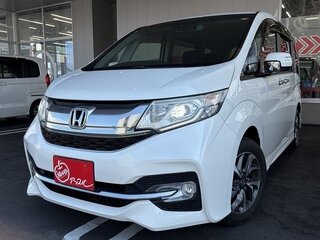 2017 Honda Stepwgn Spada V Рестайлинг, белый, 1510000 рублей, вид 1