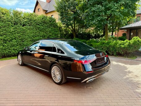 2026 Mercedes-Benz Maybach S-Класс 580 II (Z223) Рестайлинг, чёрный, 35000000 рублей, вид 5