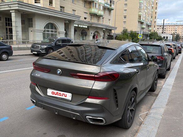 2020 BMW X6 30d III (G06), зелёный, 7380000 рублей - вид 3
