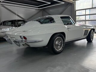 1966 Chevrolet Corvette C2, белый, 13500000 рублей, вид 3