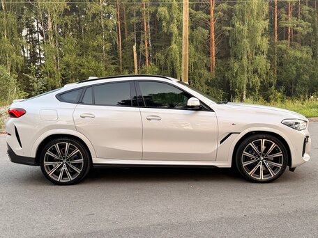 2021 BMW X6 40i III (G06), белый, 8300000 рублей, вид 5