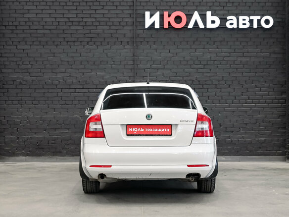 2011 Skoda Octavia II (A5) Рестайлинг, белый, 650000 рублей - вид 5