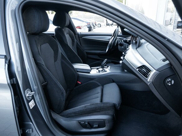 2020 BMW 5 серии 520d xDrive VII (G30/G31/G38), серый, 4030000 рублей - вид 7
