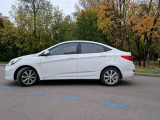 2012 Hyundai Solaris I, белый, 699990 рублей, вид 1