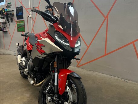 2025 BMW F 900 XR, красный, 1300000 рублей, вид 4