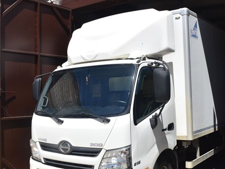 2015 Hino Series 300 (Dutro), белый, 5000000 рублей, вид 2