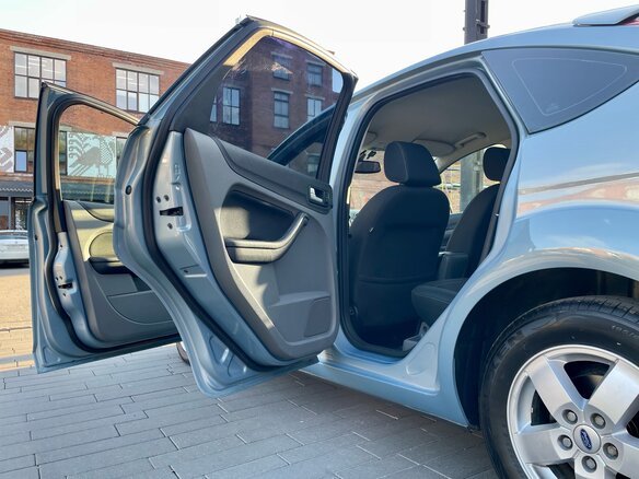 2008 Ford Focus II Рестайлинг, серый, 530000 рублей - вид 8