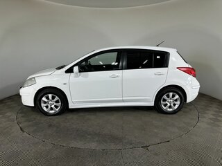 2010 Nissan Tiida I Рестайлинг, белый, 780000 рублей, вид 5
