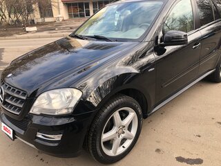 2011 Mercedes-Benz M-Класс 300 II (W164) Рестайлинг, чёрный, 2050000 рублей, вид 3