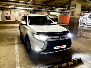2015 Mitsubishi Outlander III Рестайлинг 2, белый, 1980000 рублей, вид 3