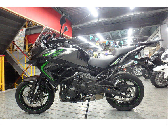2025 Kawasaki Versys 650, серый, 930000 рублей - вид 1