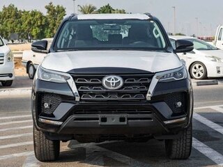 2026 Toyota Fortuner II Рестайлинг, чёрный, 5200000 рублей, вид 2