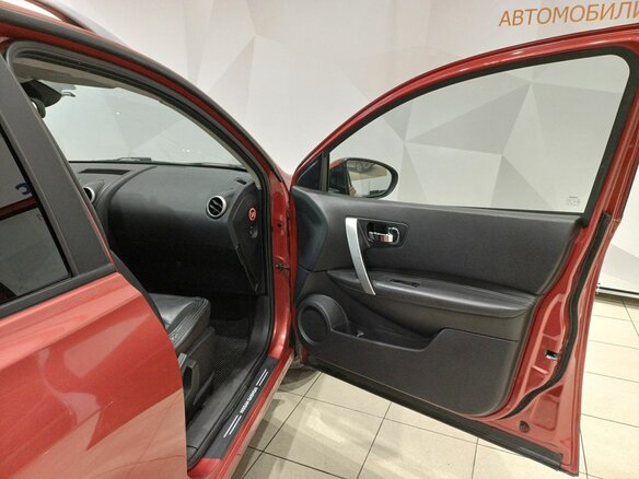 2008 Nissan Qashqai+2 I, красный - вид 27