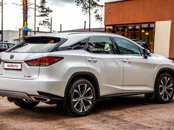 2019 Lexus RX 300 IV Рестайлинг, белый, 4450000 рублей - вид 3