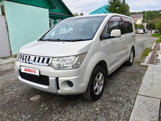2011 Mitsubishi Delica D:5 I, белый, 600000 рублей, вид 2