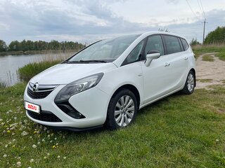 2013 Opel Zafira C, белый, 1499000 рублей, вид 2