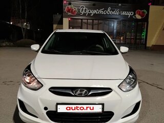 2013 Hyundai Solaris I, белый, 370000 рублей, вид 1