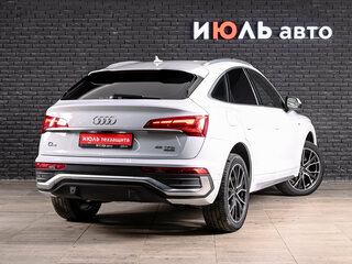 2022 Audi Q5 Sportback 45 TFSI I (FY), белый, 5320000 рублей, вид 4