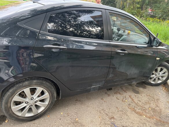2011 Hyundai Solaris I, чёрный, 550000 рублей - вид 1