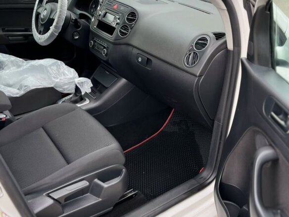 2011 Volkswagen Golf Plus II, белый, 760000 рублей - вид 5
