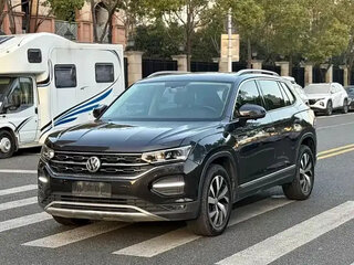 2022 Volkswagen Tayron I, чёрный, 2250000 рублей, вид 1