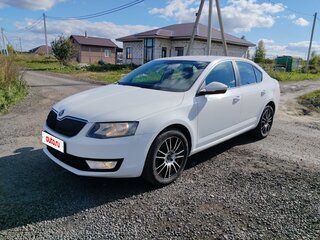2013 Skoda Octavia II (A5) Рестайлинг, белый, 799000 рублей, вид 2