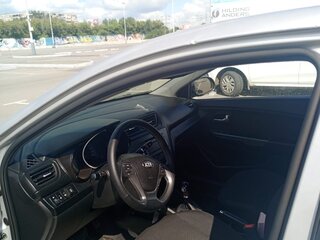 2011 Kia Rio 4-speed III, серебристый, 650000 рублей, вид 3