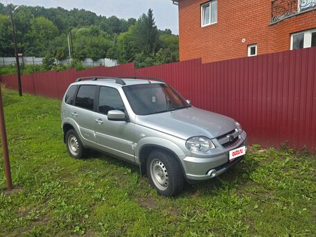 2012 Chevrolet Niva I Рестайлинг, серый, 389999 рублей, вид 4