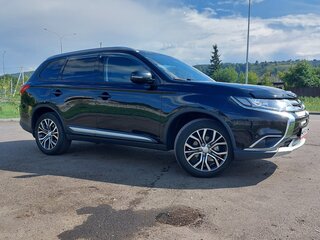 2017 Mitsubishi Outlander III Рестайлинг 2, чёрный, 2250000 рублей, вид 3