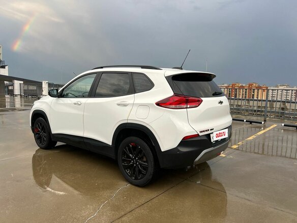 2022 Chevrolet Tracker IV, белый, 1880000 рублей - вид 4