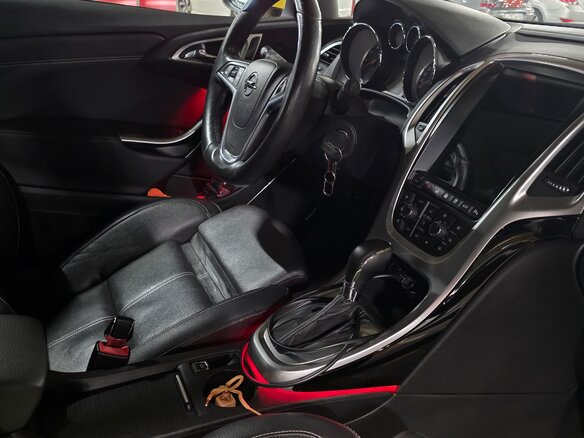 2013 Opel Astra GTC J Рестайлинг, жёлтый, 1070000 рублей - вид 11