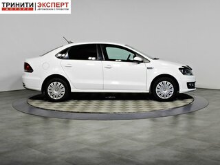 2017 Volkswagen Polo V Рестайлинг, белый, 1177000 рублей, вид 4