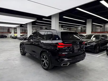 2023 BMW X5 Long 30Li IV (G05/G18) Рестайлинг, чёрный, 6178000 рублей, вид 3