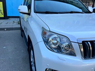 2010 Toyota Land Cruiser Prado 150 Series, белый, 2680000 рублей, вид 3