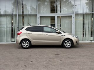 2013 Kia Rio III, бежевый, 899000 рублей, вид 4