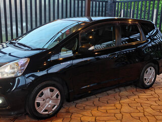 2013 Honda Fit Shuttle I Рестайлинг, чёрный, 820000 рублей, вид 2