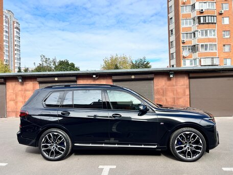 2025 BMW X7 40d I (G07) Рестайлинг, чёрный, 13899000 рублей, вид 3