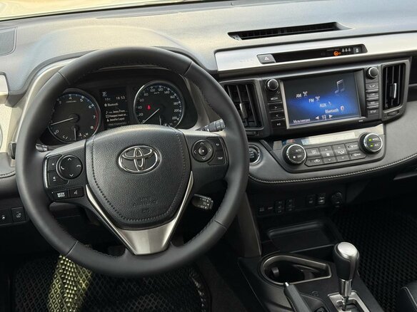 2017 Toyota RAV4 IV (XA40) Рестайлинг, белый - вид 12