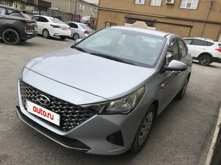 2022 Hyundai Accent V Рестайлинг, серебристый, 1700000 рублей, вид 1