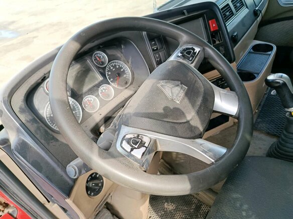 2022 Sinotruk Howo T5G, красный, 2907000 рублей - вид 6