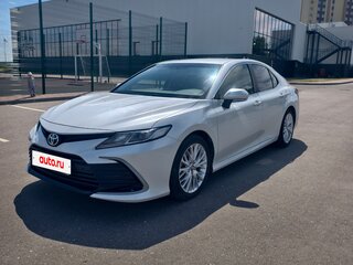 2022 Toyota Camry VIII (XV70) Рестайлинг, белый, 2895000 рублей, вид 1