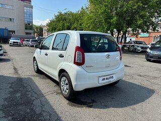 2015 Toyota Passo II (C30), белый, 819000 рублей, вид 2